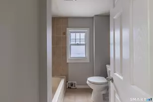 166 Earl Ave, Bridgeport, CT 06606 - Photo 12