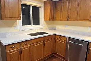 277 Drummond Rd, Orange, CT 06477 - Photo 6