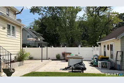 35 Faucett Street, Stamford, CT 06906 - Photo 30
