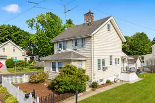 35 Faucett St, Stamford, CT 06906 - Photo 1