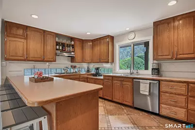 11 Candlewood Road, New Fairfield, CT 06812 - Photo 6