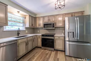 18 Crestwood Dr, East Hampton, CT 06424 - Photo 6