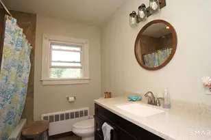 39 Grove St, Wallingford, CT 06492 - Photo 14