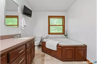 8 White Oak Lane, Waterford, CT 06375 - Photo 18