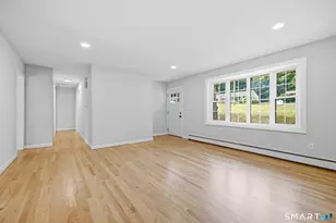 1124 Pamela Ln, Cheshire, CT 06410 - Photo 4