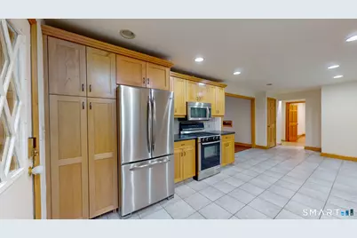 142 Indian Hill Trail, Glastonbury, CT 06033 - Photo 8