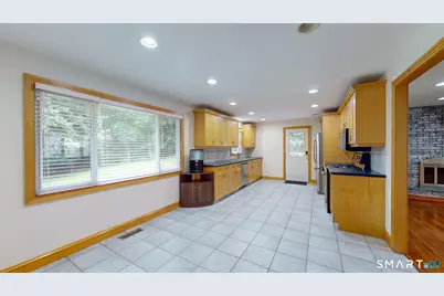 142 Indian Hill Trail, Glastonbury, CT 06033 - Photo 4