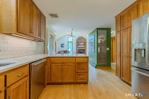 5 Pondview Dr, Cromwell, CT 06416 - Photo 8