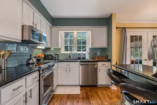 22 Thelbridge St, Madison, CT 06443 - Photo 4