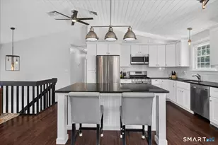24 Thimble Farms Rd, Branford, CT 06405 - Photo 2