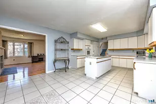 634 Aspen Ln, Orange, CT 06477 - Photo 10