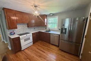 905 Plymouth St, Windsor, CT 06095 - Photo 2