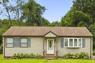 47 Victoria Dr, Meriden, CT 06450 - Photo 2