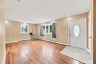47 Victoria Dr, Meriden, CT 06450 - Photo 4