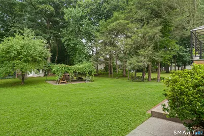 90 Meadowlawn Road, Stratford, CT 06614 - Photo 6