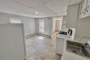 25 Center St, Milford, CT 06460 - Photo 4