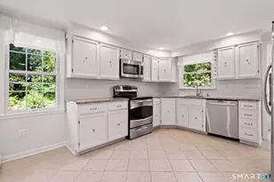 2190 Huntington Turnpike, Trumbull, CT 06611 - Photo 10