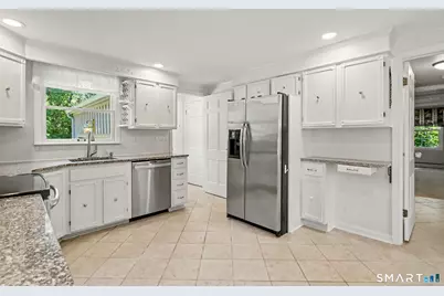 2190 Huntington Turnpike, Trumbull, CT 06611 - Photo 12