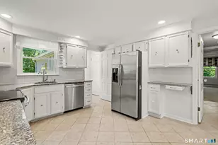 2190 Huntington Turnpike, Trumbull, CT 06611 - Photo 12