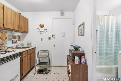 2370 North Avenue #8D, Bridgeport, CT 06604 - Photo 10