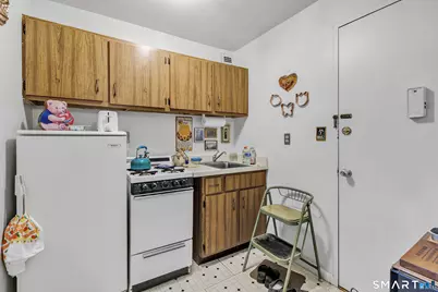 2370 North Avenue #8D, Bridgeport, CT 06604 - Photo 8