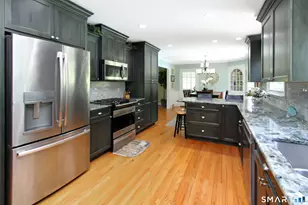 21 Twin Cir Dr, Trumbull, CT 06611 - Photo 4