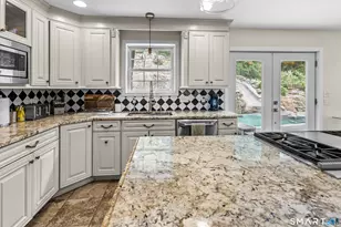 205 Country Club Rd, Waterbury, CT 06708 - Photo 6
