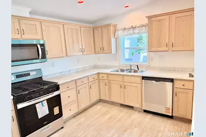 22 Loring Court Court, Wallingford, CT 06492 - Photo 2