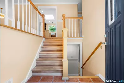 27 Amherst Place, Stamford, CT 06902 - Photo 2