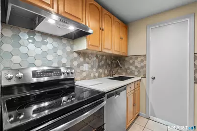 27 Amherst Place, Stamford, CT 06902 - Photo 26