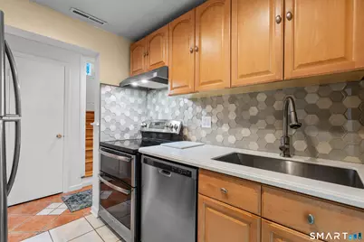 27 Amherst Place, Stamford, CT 06902 - Photo 24