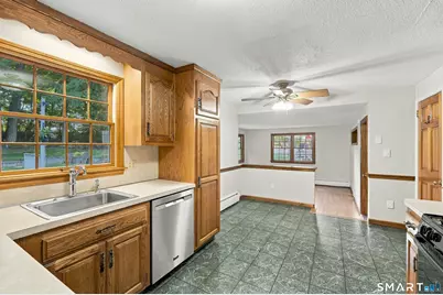 102 Clarendon Terrace, Newington, CT 06111 - Photo 14