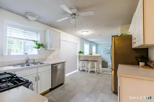 28 Duke Rd, Manchester, CT 06042 - Photo 8