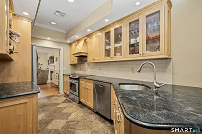 333 Palmer Hill Road #1B, Greenwich, CT 06878 - Photo 4
