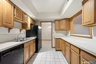 33 Langdon Ct, Berlin, CT 06037 - Photo 8