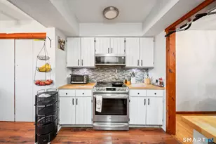8 Woods Way, Woodbury, CT 06798 - Photo 8