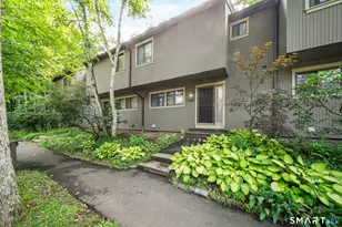 8 Woods Way, Woodbury, CT 06798 - Photo 2