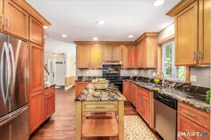 323 Upper Grassy Hill Rd, Woodbury, CT 06798 - Photo 10