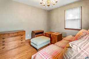 250 Pilgrim Rd, Bridgeport, CT 06610 - Photo 16