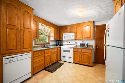 11 Monroe Road, Enfield, CT 06082 - Photo 6
