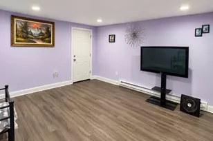 240 Wardwell St, Stamford, CT 06902 - Photo 14