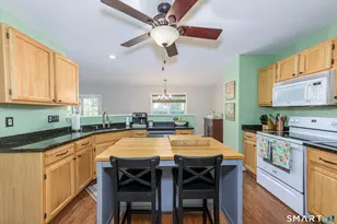 3 Foot Cir, Wallingford, CT 06492 - Photo 10