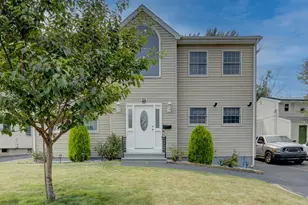 29 Fenwood Ave, West Hartford, CT 06110 - Photo 1