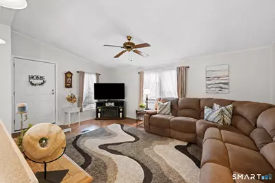 26 Woodland Park, Shelton, CT 06484 - Photo 4