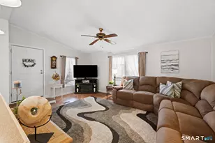 26 Woodland Park, Shelton, CT 06484 - Photo 4