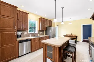 220 Randolph Rd, Middletown, CT 06457 - Photo 6