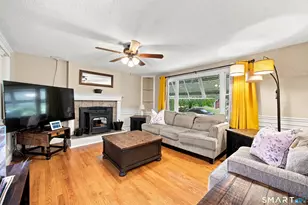 4 Woodland Hollow St, Windsor Locks, CT 06096 - Photo 6