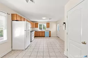 35 Woodrow St, Stamford, CT 06902 - Photo 16