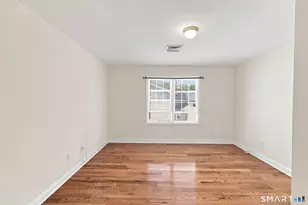 35 Woodrow St, Stamford, CT 06902 - Photo 6