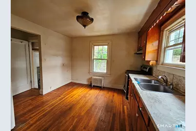 112 Vauxhall Street, New London, CT 06320 - Photo 8